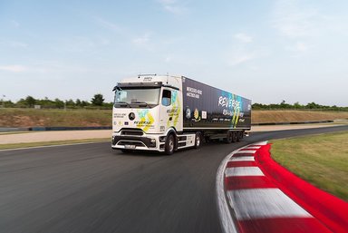 Mercedes-Benz Trucks bricht GUINNESS WORLD RECORDS™-Weltrekord mit eActros 600