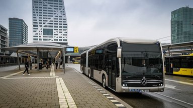 Daimler Buses liefert 35 vollelektrische Gelenkbusse Mercedes-Benz eCitaro in die Niederlande