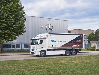 Geplanter Vergleich mit Oberleitungs-Lkw: batterieelektrischer Mercedes-Benz eActros fährt seit Januar auf zukünftiger Oberleitungsstrecke bis zu 300 km täglich