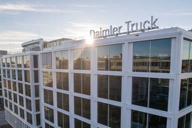Daimler Truck: Starkes erstes Quartal in unbeständigen Zeiten; volumenbedingte Reduzierung des Ausblicks mit unveränderter Margenprognose