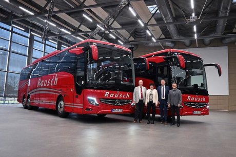 Rausch-Reisen holt zwei neue Mercedes-Benz Tourismo M bei Daimler Buses in Neu-Ulm ab