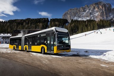 Weltpremiere auf dem Global Public Transport Summit 2023: Mercedes-Benz eCitaro fuel cell – mehr Reichweite dank Brennstoffzelle