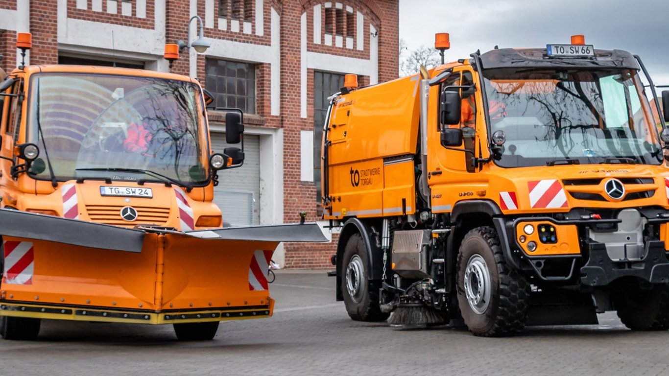 Can I Daily Drive a Mercedes Unimog? Here's What It's Like! 