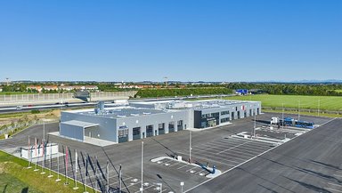 Daimler Truck opens new sales and service center for trucks and buses in Aschheim near Munich