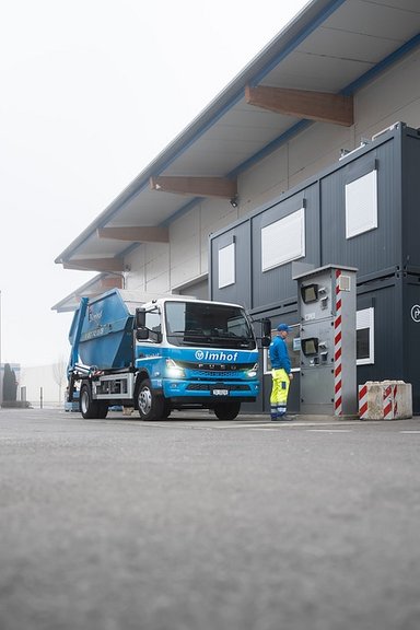Daimler Truck brand FUSO: eCanter electrifies fleet of Swiss transport and waste disposal company TIT Imhof