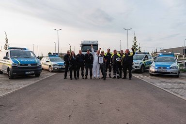 Großes Hallo in Halberstadt: eActros 600 fährt 30 Kilometer rückwärts auf öffentlichen Straßen zum Global Parts Center