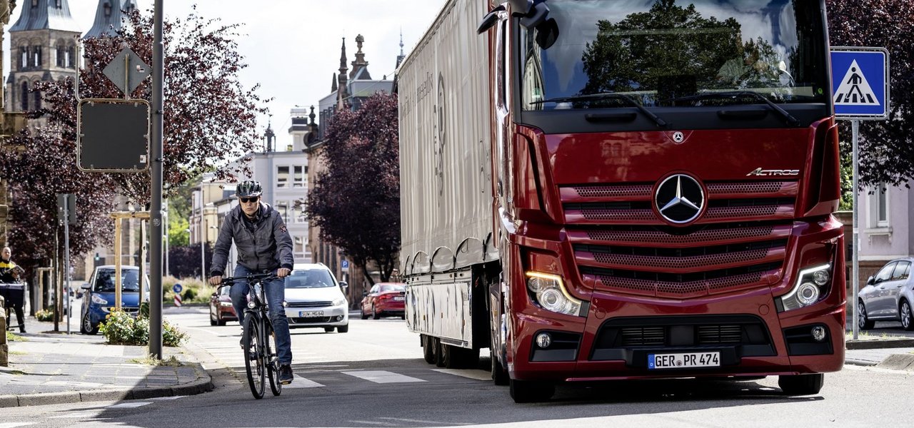 Sicherheitsassistenzsystem Daimler Truck - Mercedes-Benz Actros