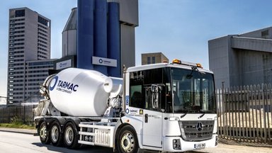 More safety in London's construction traffic: Tarmac is using 25 new Econic concrete mixers and tippers