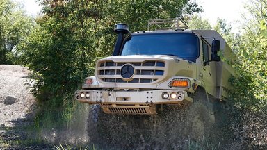 Mercedes-Benz Special Trucks liefert über 100 Zetros Offroad-Lkw an Ukraine 
