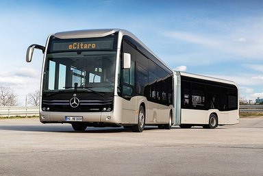 Daimler Buses auf der Messe Busworld Europe 2023 in Brüssel: Elektromobilität, Sicherheit und Nachhaltigkeit im Mittelpunkt