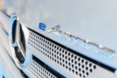 E-Lkw ab sofort in Serie: Produktionsstart des batterieelektrisch angetriebenen eActros im Mercedes-Benz Werk Wörth