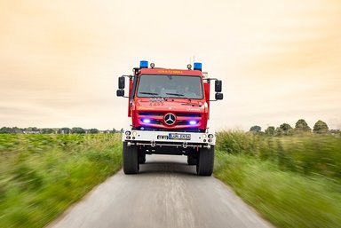 Meister der Elemente: Feuerwehr Lünen mit Unimog gewappnet für Brände, Hochwasser und Sturmereignisse