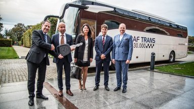 Doppeljubiläum: 25 Jahre Mercedes-Benz Tourismo und 30.000 Einheiten des meistgekauften Reisebusses in Europa