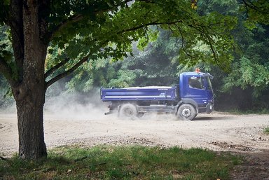 Mercedes-Benz Trucks: Baupower auf jedem Terrain