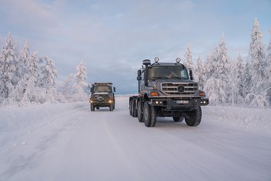 Green light at the Arctic Circle: Daimler Truck defence vehicles pass winter testing on ice and snow