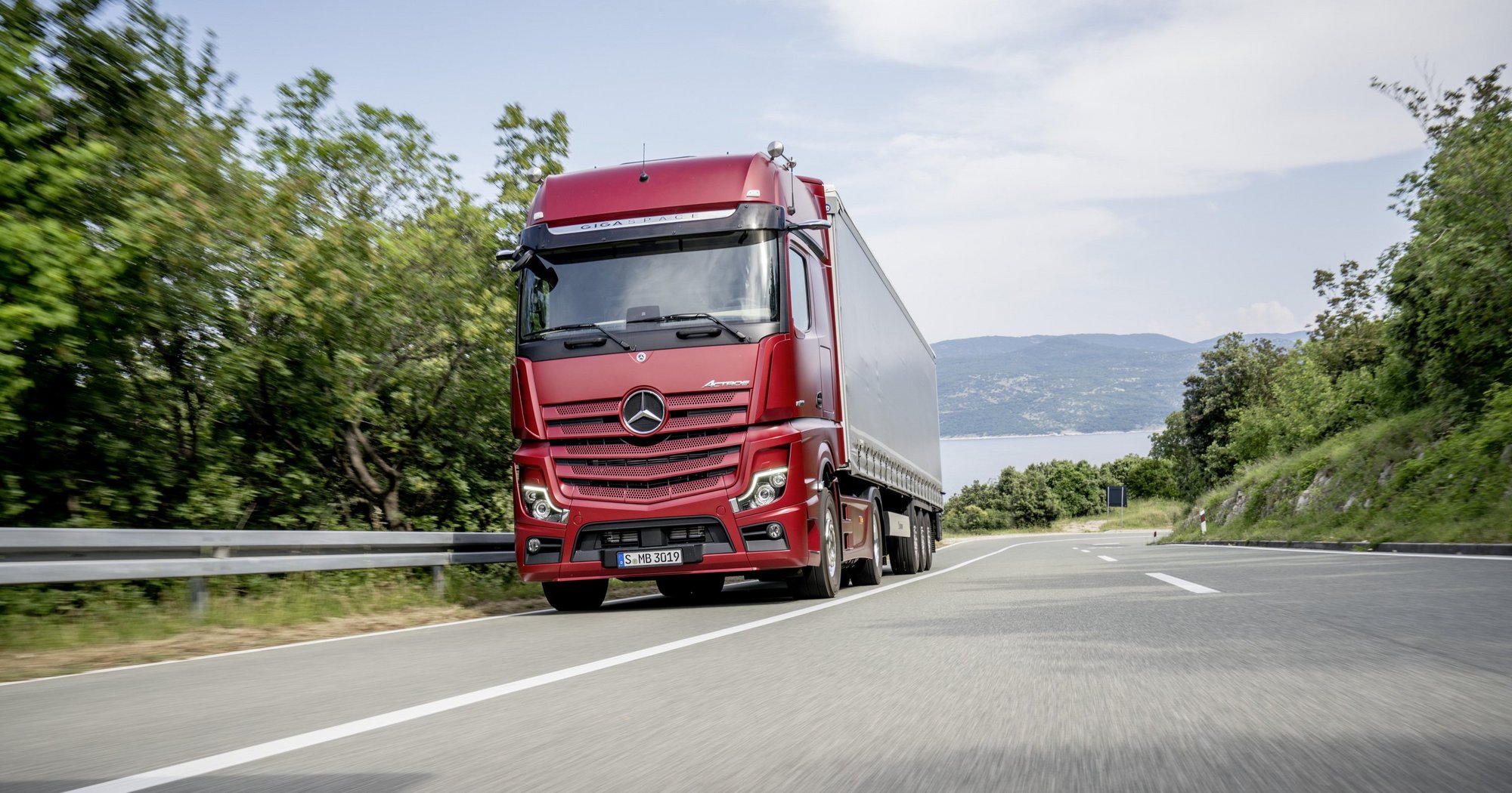 Mercedes-Benz  Daimler Truck