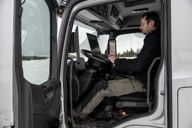 Cold, ice and snow successfully defied:  Mercedes-Benz Trucks tests electric trucks in Finland