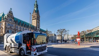 Mercedes-Benz eEconic poliert die Perle - Einsatz bei der Stadtreinigung Hamburg
