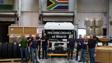 Milestone in CKD Center: A three-quarter million for the whole globe: 750.000th truck assembly kit leaves Mercedes-Benz Wörth plant