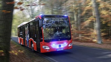 Mit Blaulicht und Martinshorn im Notfalleinsatz: Mercedes-Benz Citaro LE Ü als Rettungsbus für den Verkehrsbetrieb regiobus Potsdam Mittelmark