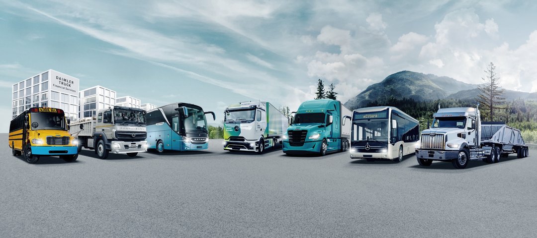 Daimler Truck Brand Range mit Financial Services with mountains in the background
