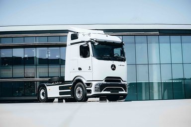 Batterieelektrischer Transport in Chile: Erster Mercedes-Benz eActros 600 an Kunde übergeben