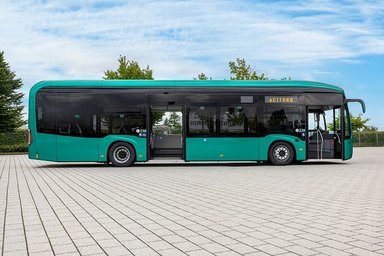 Mercedes-Benz, Daimler Buses Solutions and Omniplus  in Hamburg: Daimler Buses at the UITP Summit 2025