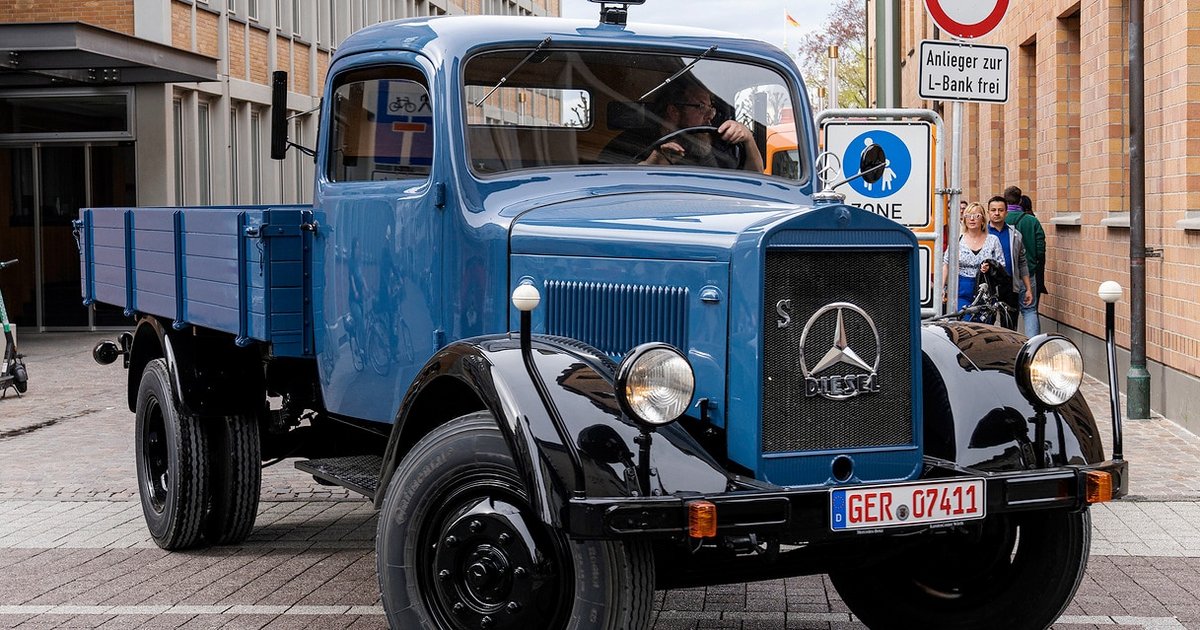 Celebration for Classics in Karlsruhe: Mercedes-Benz Trucks with