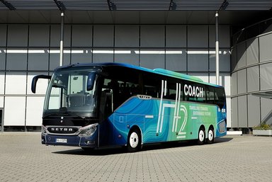 “H₂ Coach” technology carrier: first Setra touring coach powered by fuel cell