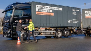 Für den besten Fahrernachwuchs: der neue Mercedes-Benz Actros als Fahrschulfahrzeug