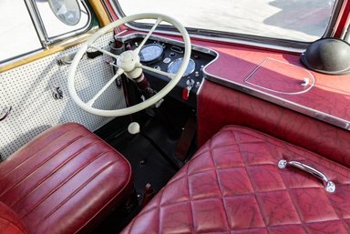 Mercedes-Benz Trucks auf der „Retro Classics 2018“: Historische Spezialisten für alle Transportarten