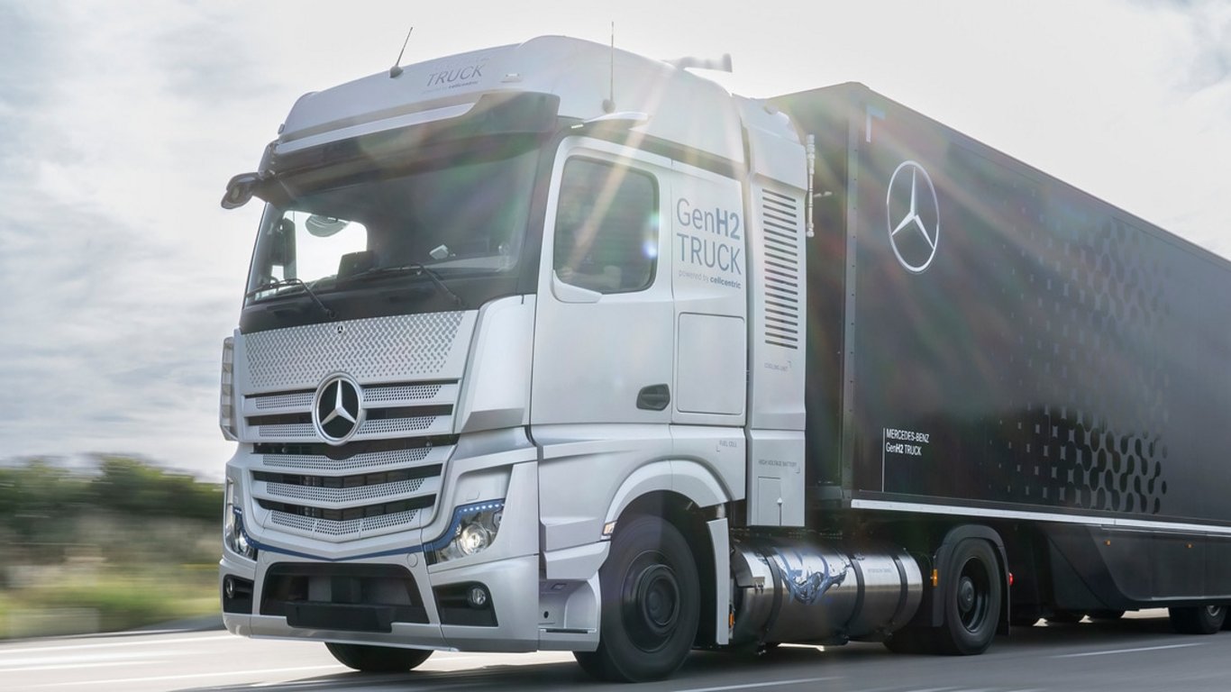 Brennstoffzellen-Lkw: Daimler Truck baut kundennahe Erprobungsflotte von  Mercedes-Benz GenH2 Trucks