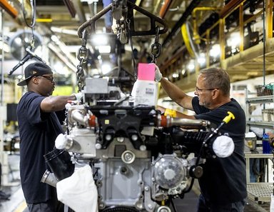 Daimler Truck introduces new heavy-duty diesel engine generation in North America