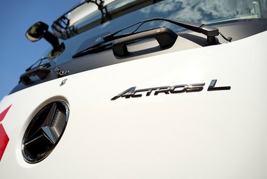 Powerful on the road: Italy's Napolitrans relies on 70 new Mercedes-Benz Actros L ProCabin