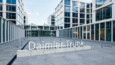 Nach erfolgreichem ersten Geschäftsjahr 2022 zahlt Daimler Truck 7.300 Euro an Beschäftigte 