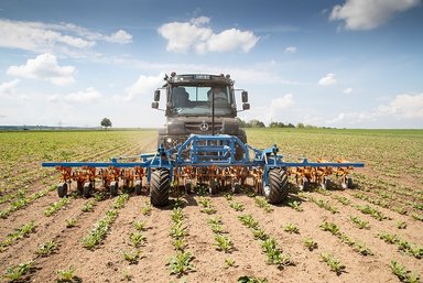 Der Unimog für die moderne Landwirtschaft:  drei Geräteträger auf der Weltleitmesse Agritechnica