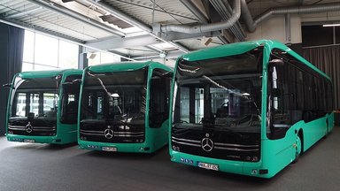 Elektrisch in die Zukunft: Racktours übernimmt erste Mercedes-Benz eCitaro 