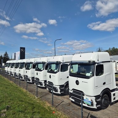 Großauftrag in Polen: Kawczyński Logistics erhält 75 der neuesten Mercedes-Benz Actros L mit ProCabin
