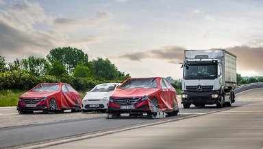 Wie Daimler Truck die „Vision Zero“ vorantreibt und mit seinen neuesten Assistenzsystemen für mehr Sicherheit aller Verkehrsteilnehmer sorgt