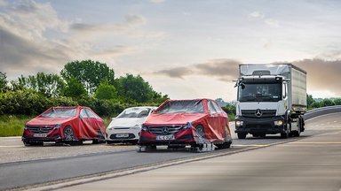How Daimler Truck is pressing ahead with “Vision Zero” and ensuring greater safety for all road users with its latest assistance systems