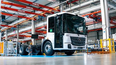 Elektrisch in Serie: Der Mercedes-Benz eEconic rollt ab sofort im Werk Wörth vom Band