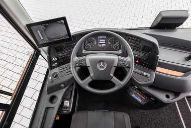 Mercedes-Benz eIntouro M