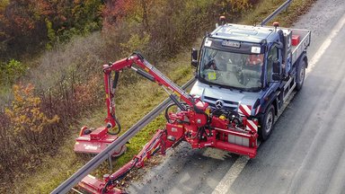 Mercedes-Benz Special Trucks is testing a Unimog prototype with hydrogen combustion engine