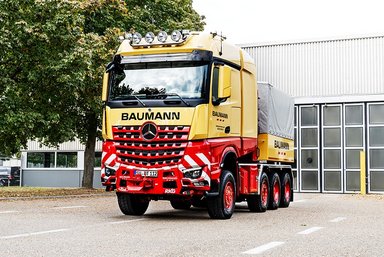 Truck with 1,000-ton towing capacity: Mercedes-Benz Trucks delivers special heavy-duty truck to customer