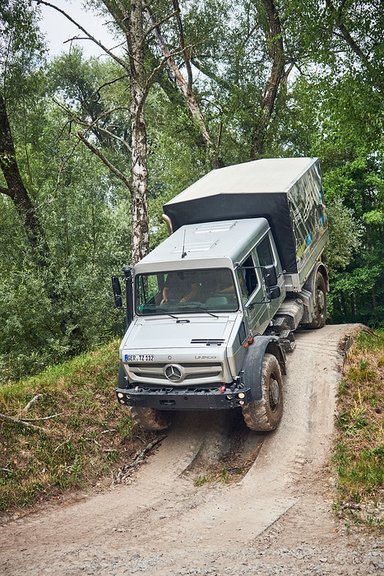 Mercedes-Benz Trucks: Baupower auf jedem Terrain