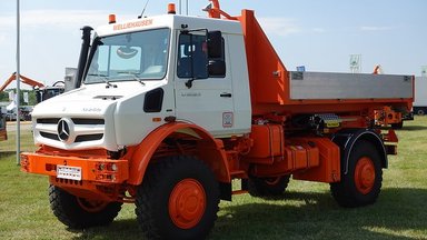 Mercedes-Benz Unimog U 5023 auf der Demopark 2023: bewährter Katastrophenhelfer für Städte und Kommunen in extremen Wettersituationen