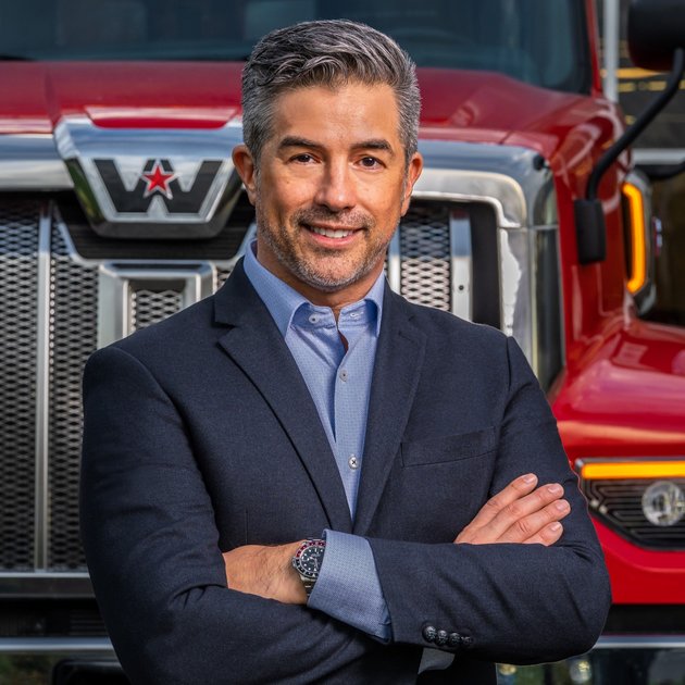 Andrew Johnson succeeds Jörg Howe as Head of Global Communications & External Affairs Daimler Truck