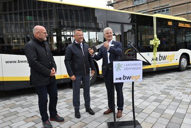 Mercedes-Benz Citaro hybrid: Neue Regio-Schnellbuslinie setzt auf Mercedes-Benz Hybridbusse