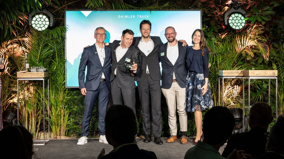 Erster Platz in der Kategorie „Grüne Produktion“: „Bilanziell CO₂e-neutraler Standort „Global Parts Center“ Halberstadt“ aus Deutschland