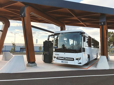 Daimler Buses startet Ausbau öffentlicher Ladesäulen